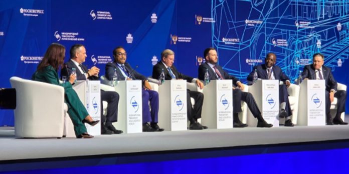 Foto: Clausura del Primer Foro Internacional de Transporte y Logística en San Petersburgo/Cortesía