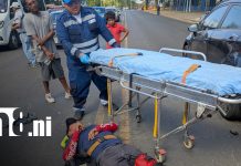 Motociclista lesionado tras colisionar con dos vehículos en Managua Foto: Motociclista lesionado tras colisionar con dos vehículos en Managua/TN8