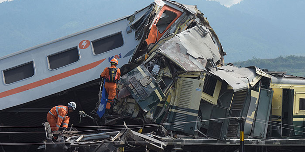 Foto: Choque de dos trenes deja varios heridos en Indonesia /Cortesía