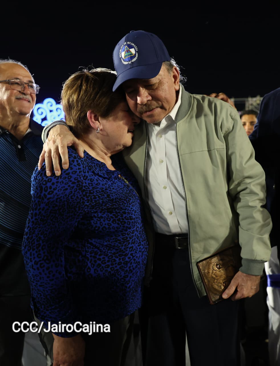 Foto: Comandante Daniel Ortega con Doris Ávila Talavera en acto por la paz