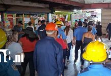 Foto: Bomberos inspeccionan Roberto Huembes/ TN8