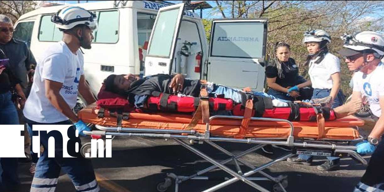 Foto: Violento impacto entre moto y camioneta en Estelí/TN8
