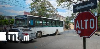 Foto: Choque de bus en Campo Bruce deja dos heridos/ Tn8