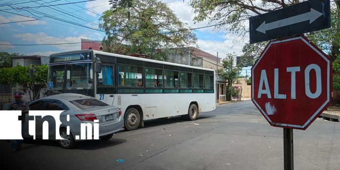 2 Foto: Choque de bus en Campo Bruce deja dos heridos/ Tn8