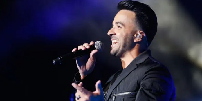 Foto: Luis Fonsi sorprende a taxista en México/ Cortesía