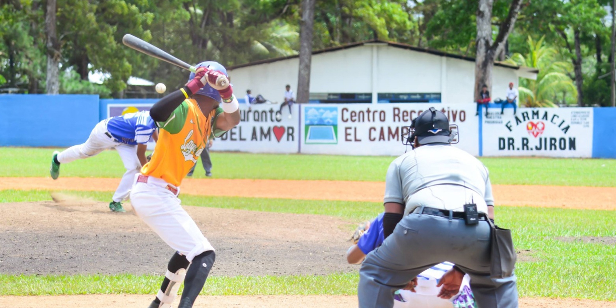 Foto: Corn Island y La Cruz arrasan en jornada del béisbol caribeño/Cortesía