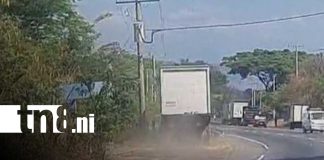 Foto: Camión sin frenos cae a un abismo en Carretera Sur/TN8