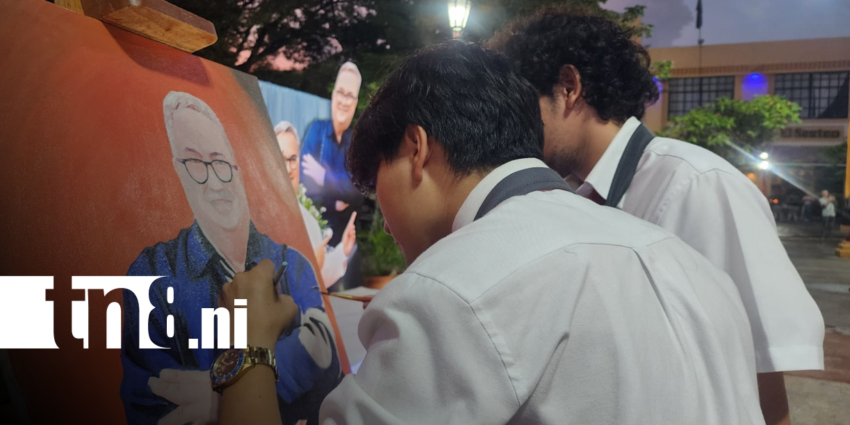 Foto: León rinde homenaje póstumo a Fernando Fuentes “El Chamo” con arte y moda/TN8