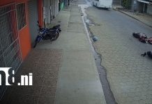 Foto: Fuerte caída de motociclista en Ciudad Sandino/ tn8