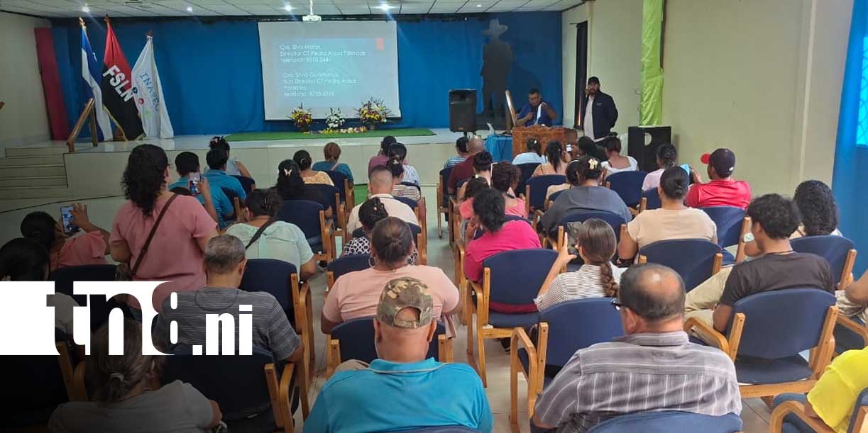 Foto: Valores fortalecen a familias en encuentro educativo en Granada/TN8