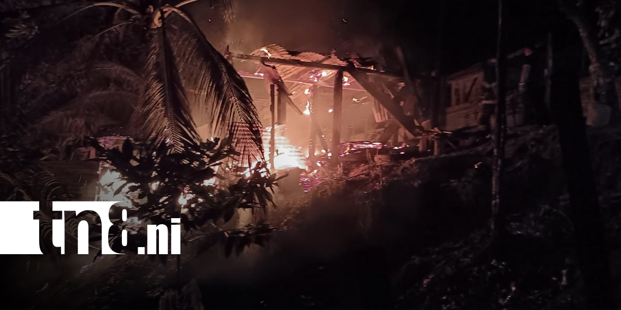 Foto: Incendio arrasa vivienda en Barrio San Pedro/TN8
