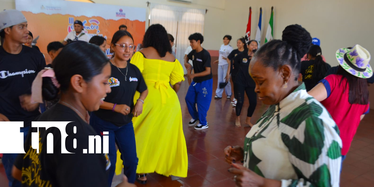 Foto: Masaya cautiva con su historia a representantes sudafricanos /TN8
