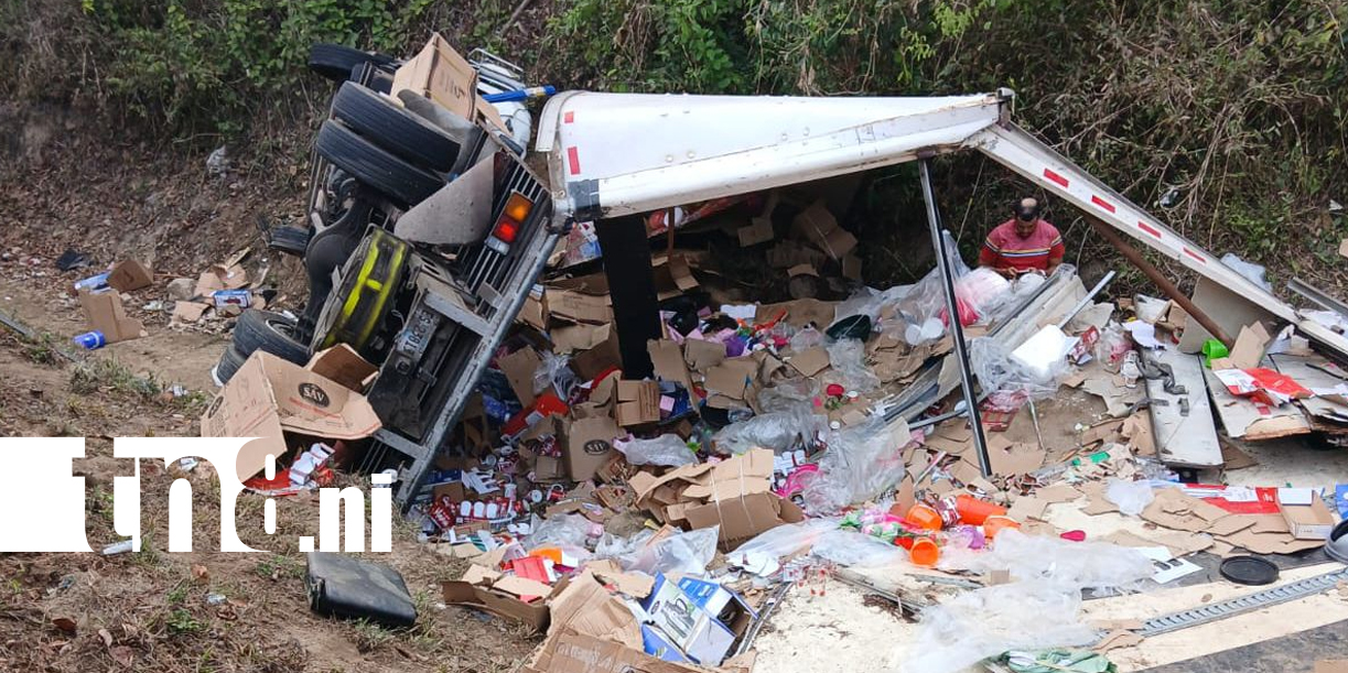 Foto: Tres lesionados tras vuelco de camión en Jalapa /TN8