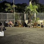 Foto: ¡Desde la madrugada! Largas filas rodean el Olof Palme por la Feria Nacional de la Vivienda/TN8