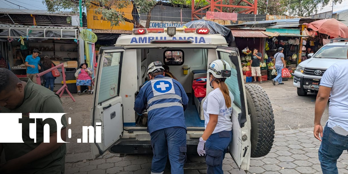 Foto: Hombre cae a cauce en mercado Israel Lewites/ tn8