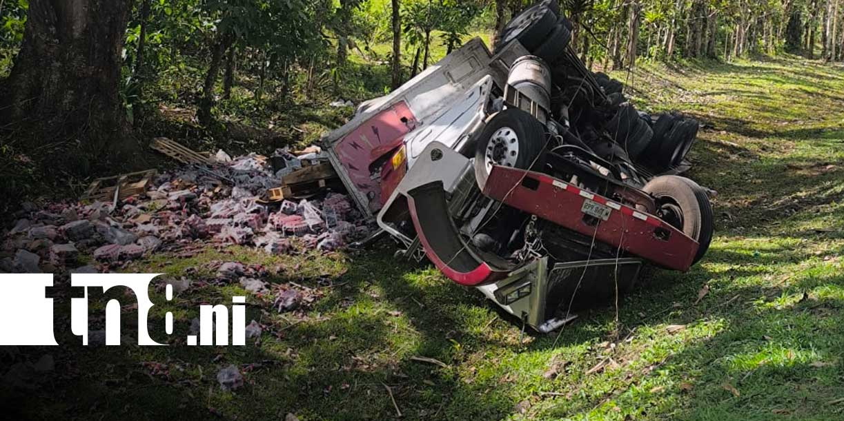 Foto: Volcadura de camión en Mulukukú deja cuantiosos daños materiales/TN8