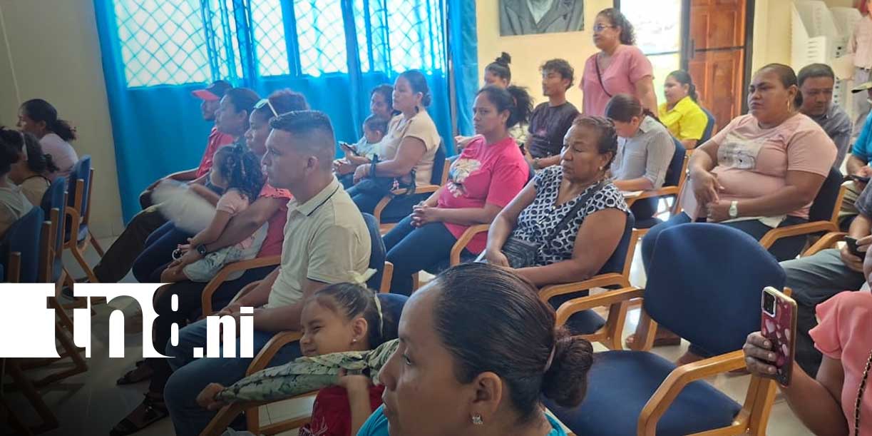 Foto: Valores fortalecen a familias en encuentro educativo en Granada/TN8