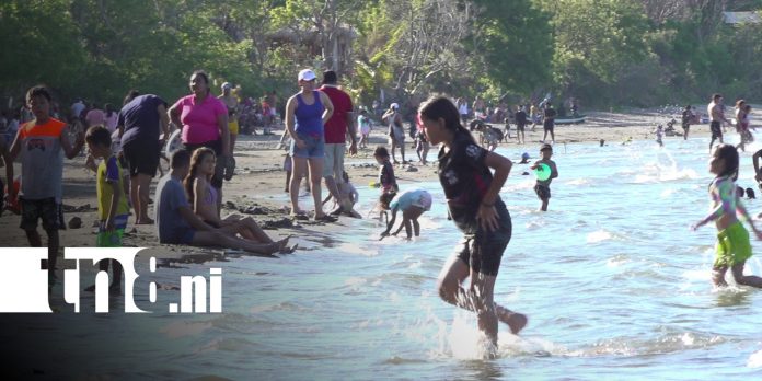 Foto: Masiva afluencia de visitantes en las playas de la Isla de Ometepe/TN8