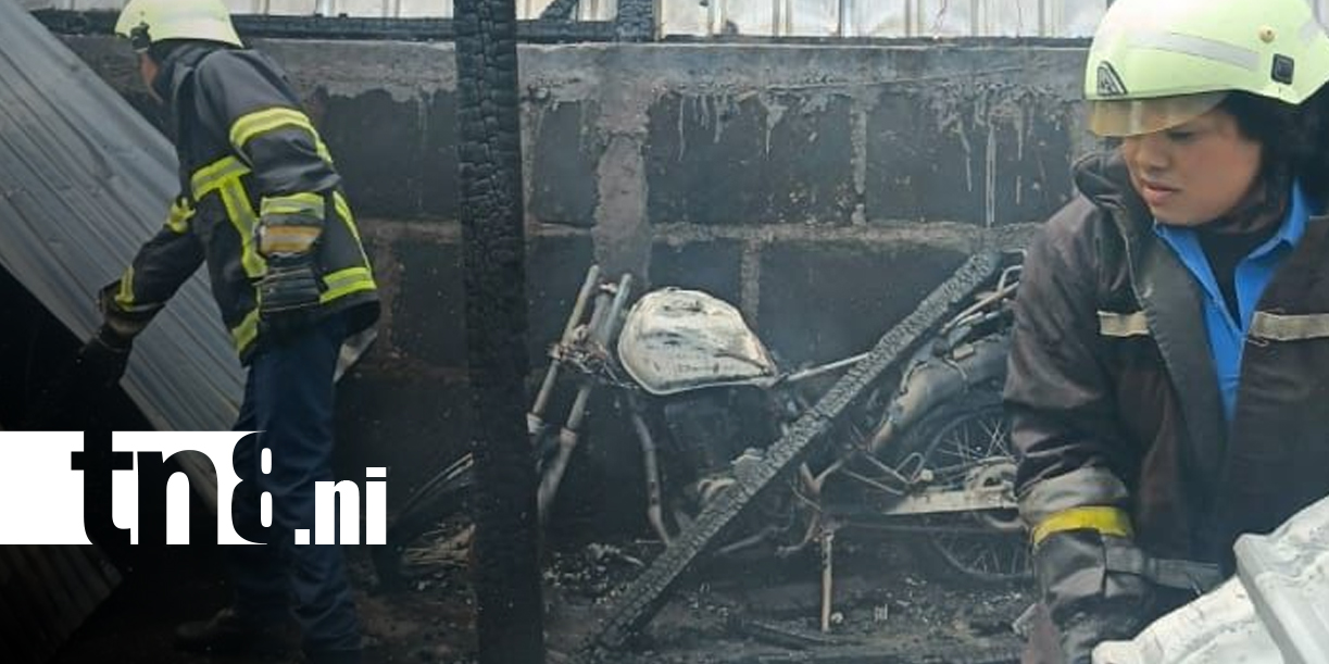 Foto: Incendio destruye casa en comunidad Los Limones/ TN8