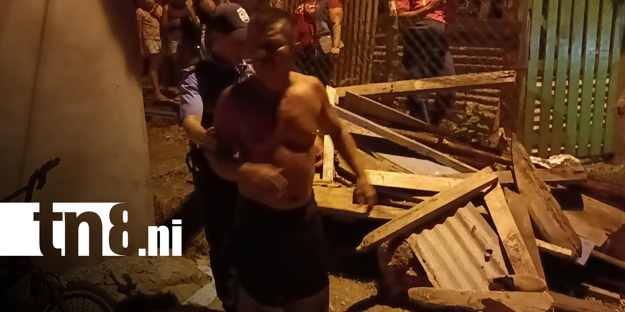 Foto: Incendio arrasa vivienda en Barrio San Pedro/TN8