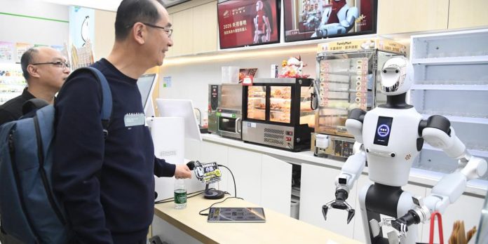 Foto: Robot humanoide trabaja en comercio minorista en China /Cortesía Foto: Robot humanoide trabaja en comercio minorista en China /Cortesía