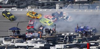 Foto: Choque múltiple sacude carrera de NASCAR /Cortesía