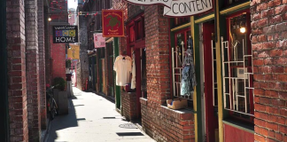 Foto: El misterioso callejón de 90 cm que sorprende en Canadá/Cortesía
