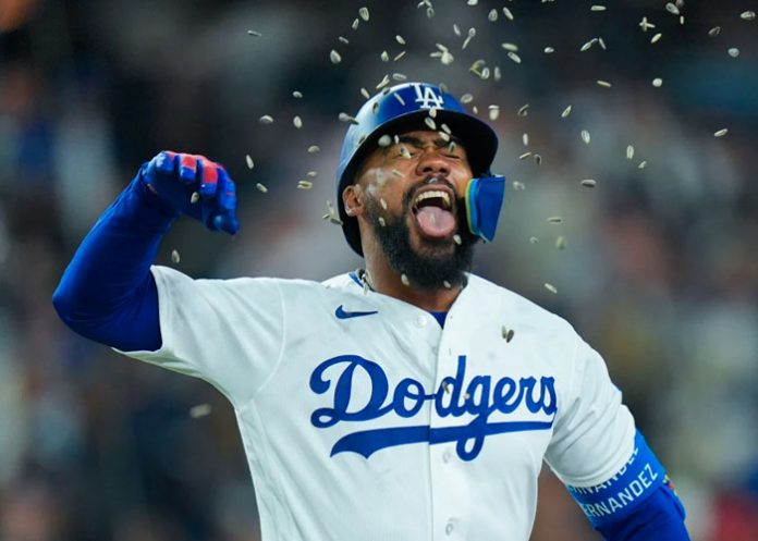 dodgers, angeles, teoscar, hernandez,