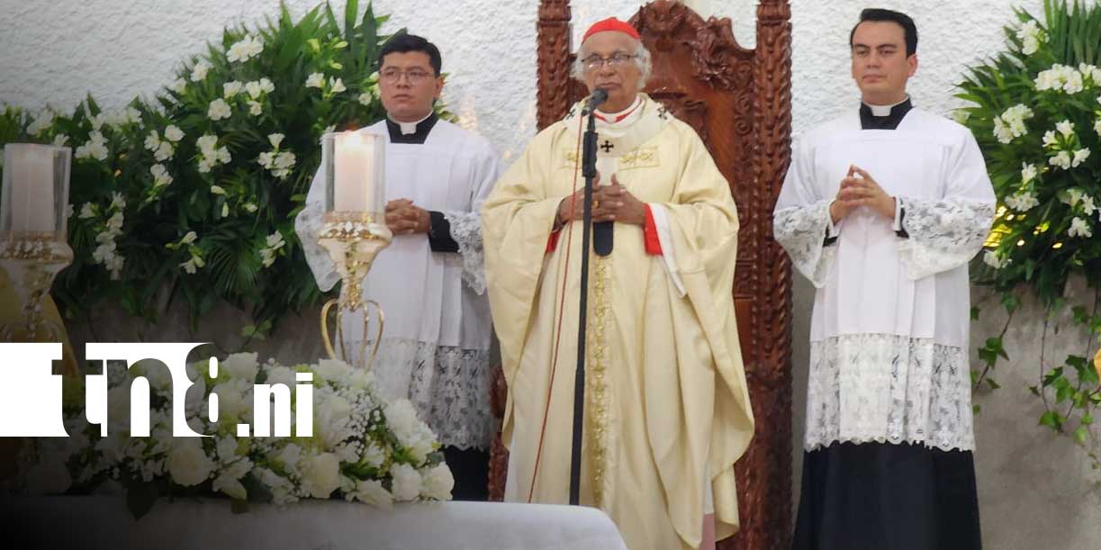 Foto: Miles de fieles llenan la Catedral de Managua/TN8