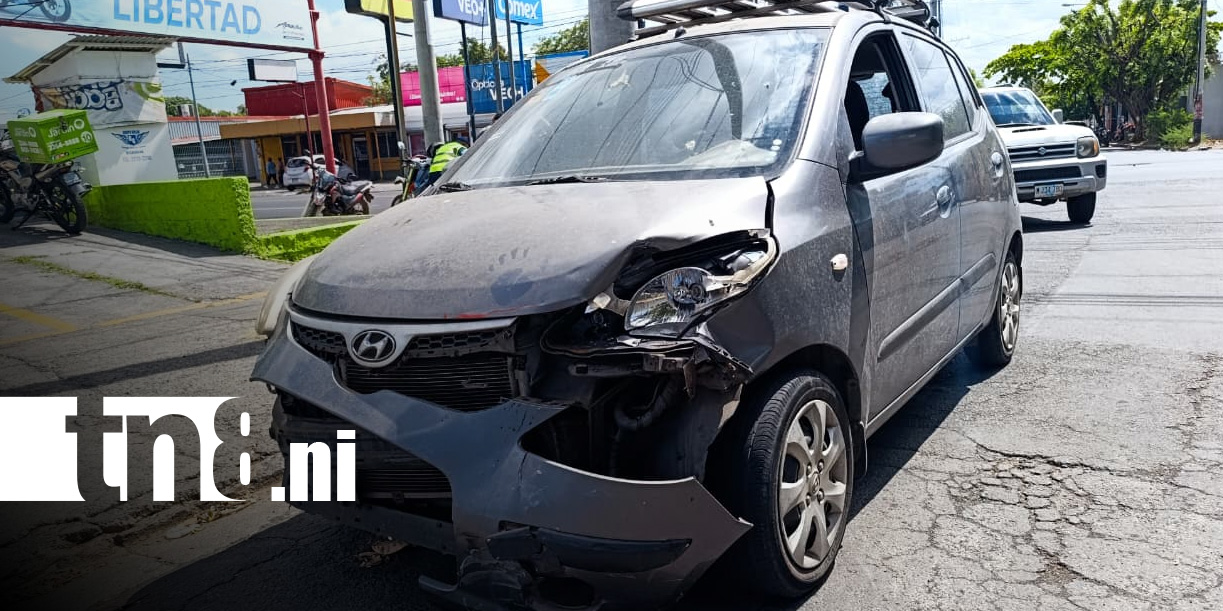 Foto: Fuerte accidente de tránsito en semáforos de Lozelsa, Managua / TN8