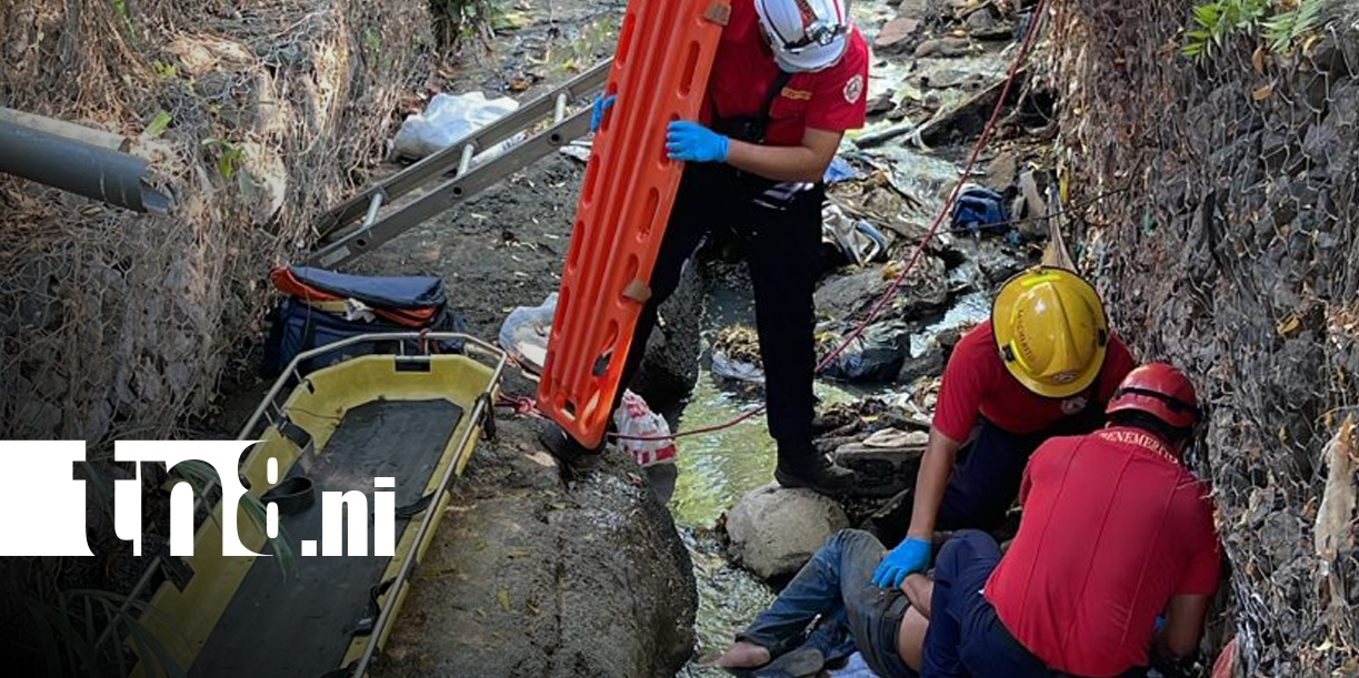 Foto: Sujeto cae dentro de un cauce en Managua / TN8