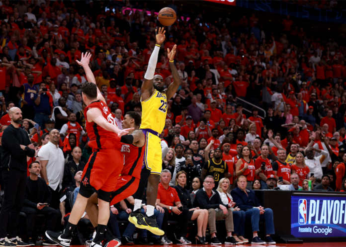Lakers Celtics, Spurs y Lakers de James ganan