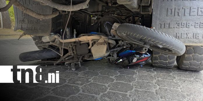 Foto: Fuerte accidente con moto en Managua / TN8 Foto: Fuerte accidente con moto en Managua / TN8