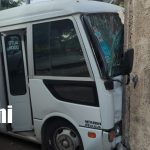 Foto: Accidente con microbús en Batahola, Managua / TN8