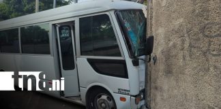 Foto: Accidente con microbús en Batahola, Managua / TN8