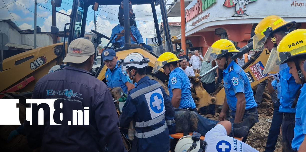 Foto: Obreros soterrados en una zanja en El Rama, Caribe / TN8
