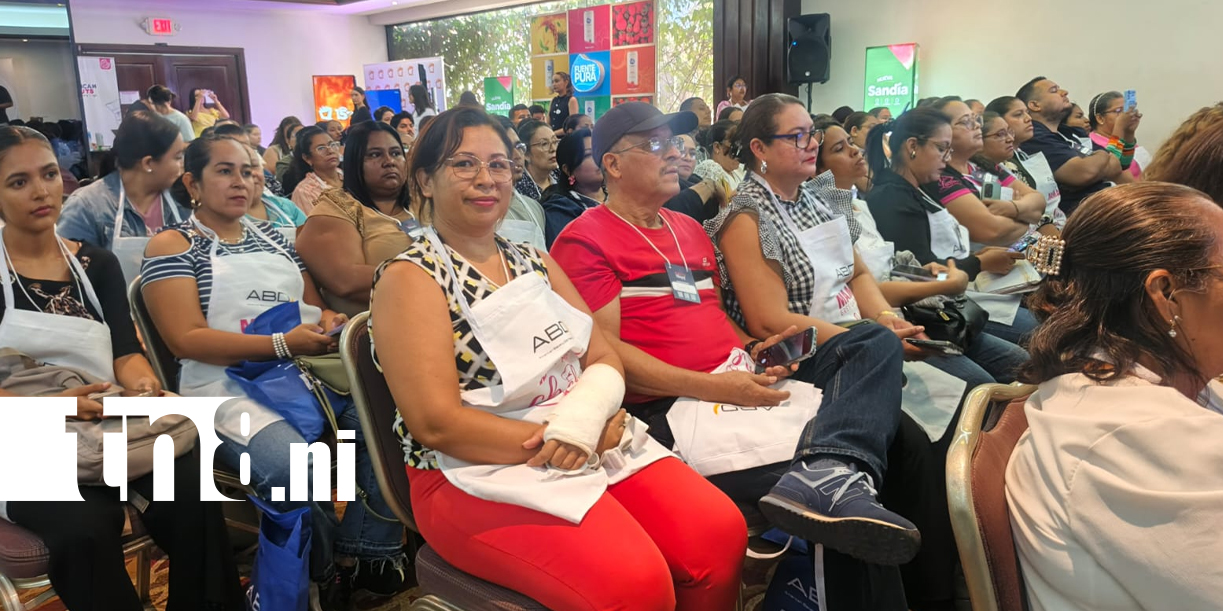 Foto: Pasteleros se capacitan en el Bakery Show 2026 en Managua /TN8