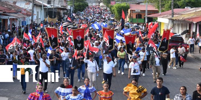 Foto: Familias nicaragüenses se desbordan en celebración por la paz /Cortesía