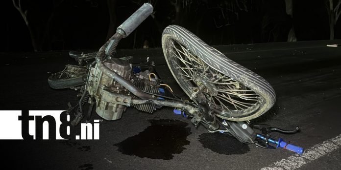 Foto: Fuerte accidente de tránsito en Chontales / TN8 Foto: Fuerte accidente de tránsito en Chontales / TN8
