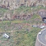 Foto: Autobús se precipita por un barranco en Canarias /Cortesía