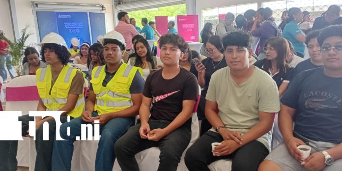 Foto: Talento en idiomas durante festival bilingüe en Managua /TN8