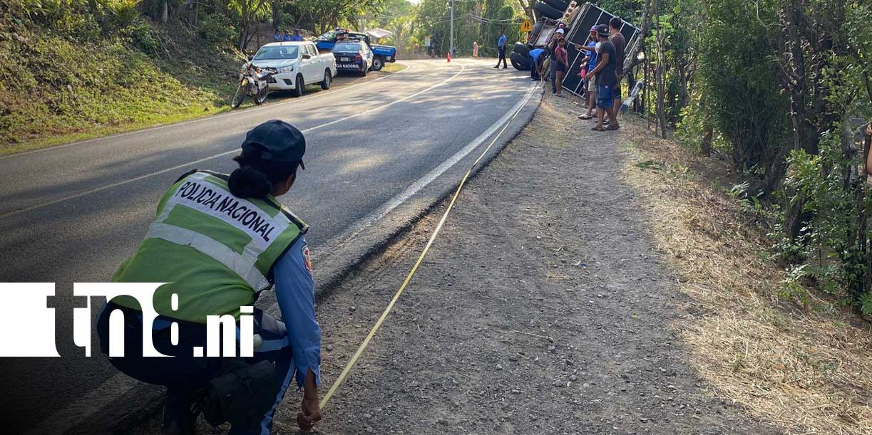 Foto: Fuerte accidente en Teustepe deja camión ganadero y bus involucrados/TN8