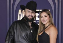 Foto: Carín León y su pareja sufren susto en elevador / Cortesía