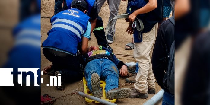 Foto: Cae de un poste eléctrico en Managua y queda gravemente herido/TN8