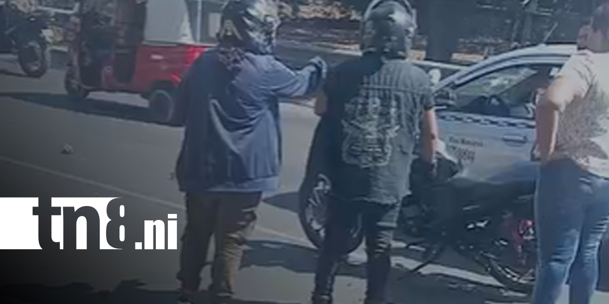 Foto: Pelea entre motociclistas y taxista en carretera a Masaya/TN8