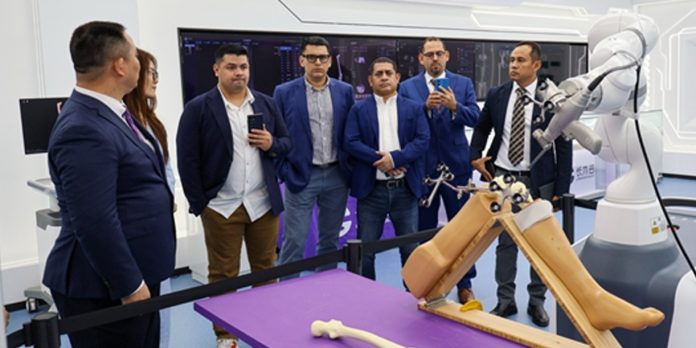 Foto: Nicaragua fortalece cirugía ortopédica con capacitación tecnológica en China / Cortesía