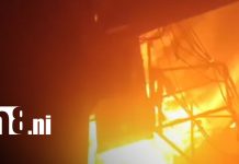 Fuerte incendio consume tres tramos en el Mercado Oriental Foto: Fuerte incendio consume tres tramos en el Mercado Oriental/TN8