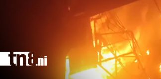 Foto: Fuerte incendio consume tres tramos en el Mercado Oriental/TN8
