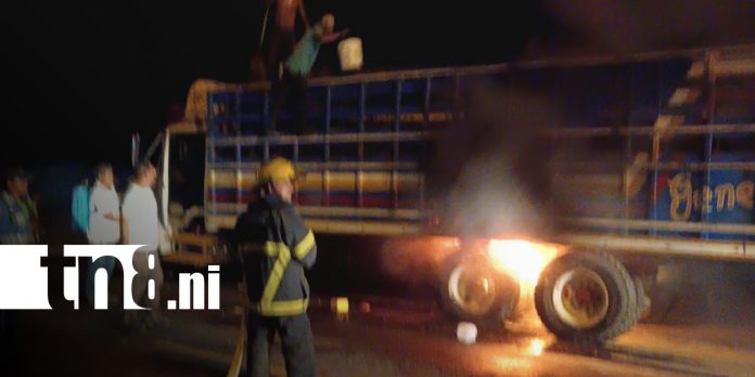 Foto: Incendio en camión de carga en Empalme de Boaco/TN8