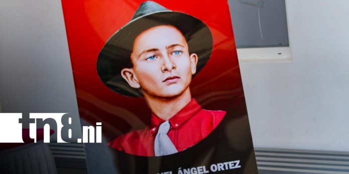 Foto: Juventud de Granada rinde homenaje al general Miguel Ángel Ortez/TN8
